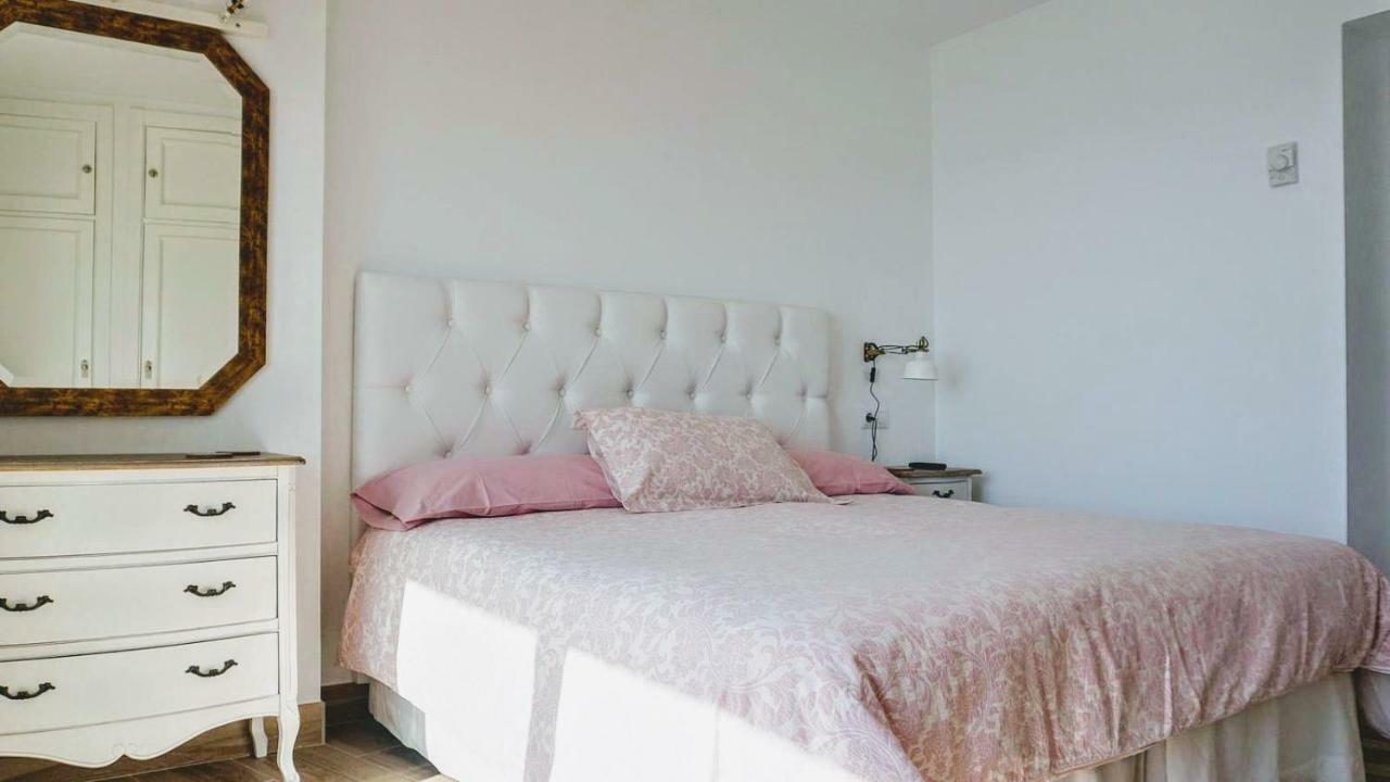 Beachfront Apartment In Fuengirola With Sea Views Exterior photo